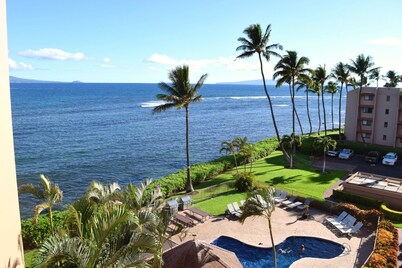 Bright, Beautiful, Remodeled Island Sands 505 Condo