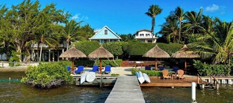 Beach King Suite Pool AC Dock Free Paddleboards