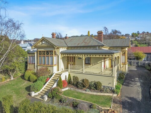 Aphrodites love is in the air.