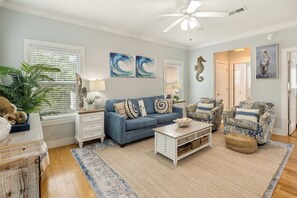 TV, DVD player, aparelho de som