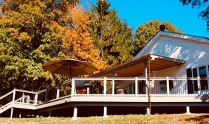Exterior - Innisfree Farms Estate House near Oglebay Park (Triadelphia)