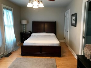 2 bedrooms, iron/ironing board, travel crib, free WiFi