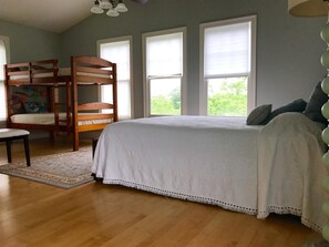 2 bedrooms, iron/ironing board, travel crib, free WiFi