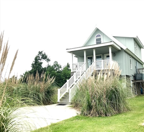 Peaceful Gulf Getaway - Close to Old Town Bay St Louis