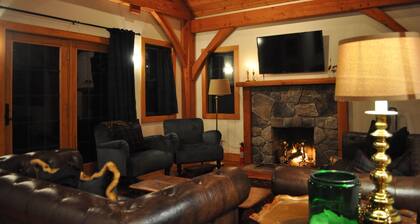 Luxurious Mountain Cabin near Okemo with High-End Modern Amenities for up to 12