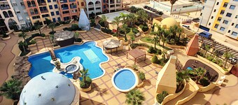 Superbes vues sur la mer, wifi, 2 piscines, parking