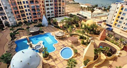 Superbes vues sur la mer, wifi, 2 piscines, parking