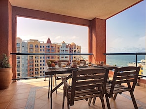 Outdoor dining - Fantastic sea views, wifi, 2 swimming pools, parking (Playa Honda)