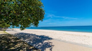 Beach nearby - Water Views on Top Floor (BONGAREE)