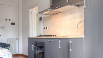 Réfrigérateur, four, plaque de cuisson, lave-vaisselle