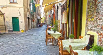 Three-room apartment in a strategic location between downtown and the sea CIN IT009002C2KQ9JCI5G