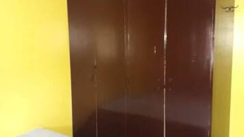 6 bedrooms, WiFi, wheelchair access