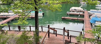 Ampio rifugio boscoso a pochi passi dal lago Keowee! Vicino a Clemson! 