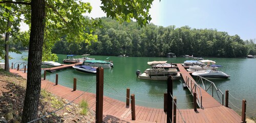 Complimentary boat slip!  Affordable 3 Bed House-Pickleball! Close to Clemson!