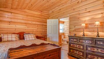 4 bedrooms, iron/ironing board, travel cot, free WiFi