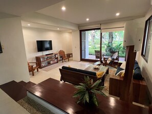 TV connectée, livres, chaßne hi-fi