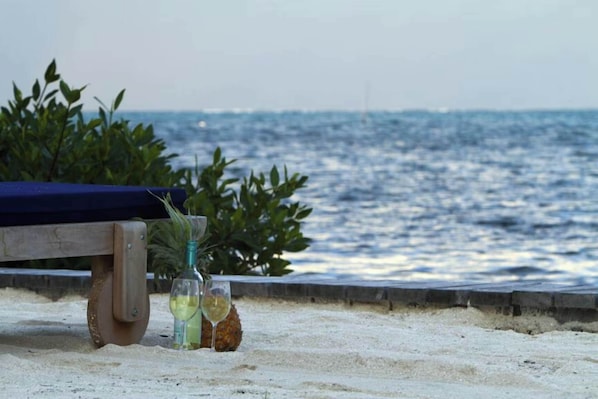 Beach nearby - Single Family House w/Pool/AC/Dock Free Paddleboards-sleeps 6 (Caye Caulker)