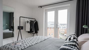 Canalside Scandinavian Flat | 2 bedrooms, individually decorated, individually furnished