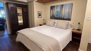 1 Schlafzimmer, Schreibtisch, BĂŒgeleisen/BĂŒgelbrett, Reisekinderbett