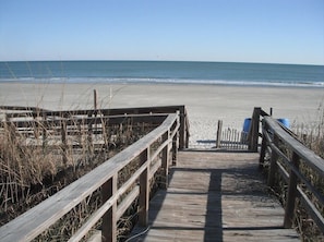 Na praia, toalhas de praia