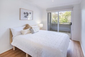 2 makuuhuonetta, silitysrauta/-lauta, ilmainen Wi-Fi, vuodevaatteet