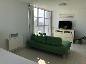 Smart TV, Netflix, servicios de streaming y estéreo 