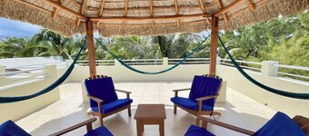 Villa, Pool, AC, Dock and Beach access Paddle boards-Sleeps 6