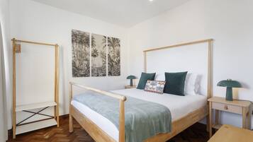 1 slaapkamer, een strijkplank/strijkijzer, gratis wifi, beddengoed