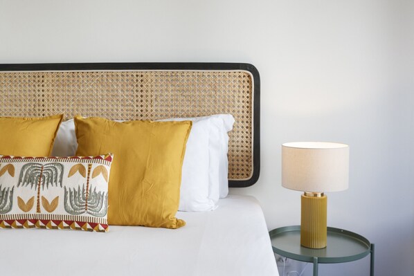 1 habitación, tabla de planchar con plancha, wifi gratis y ropa de cama 