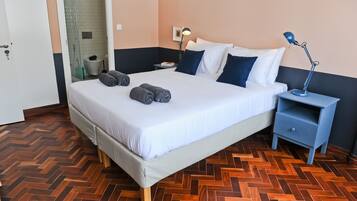 1 slaapkamer, een strijkplank/strijkijzer, gratis wifi, beddengoed