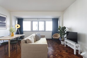 Unclassified image, 5 of 28, button