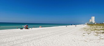 Bid-a-wee Beach Bungalow !! Privat Saltwater Pool ~ Privat Beach Access ~ Fire Pit