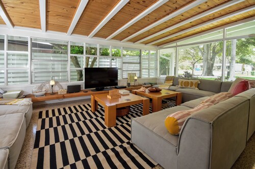 Midcentury Modern 3 BR - With Pool in Sarasota, Close to Beaches! # VR25-00134