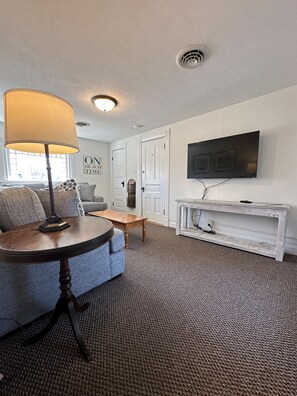 Smart TV, stereo, offices