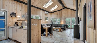 4 bedroom gorgeous home in Oksbøl