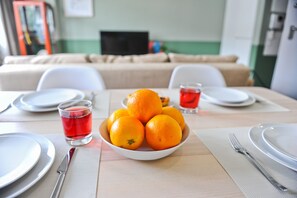 Dining - Gin o'clock in Lisbon - by Misha's Place ( 3A) (Lisboa ciudad)