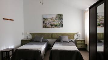 4 dormitorios, cuna de viaje, wifi gratis y ropa de cama