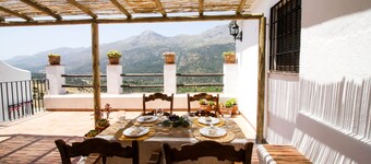 CASA-MOLINO: Piscine émeraude. Idéal pour les familles. Belle terrasse. Vues.