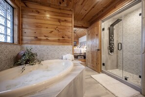 Hair dryer, towels - Secluded privacy for you AND  swings and slides for the kids! (Broken Bow)