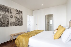 1 bedroom, iron/ironing board, free WiFi, bed sheets - Apperol Lisbon Escape - by Misha's Place (2A) (Lisboa ciudad)