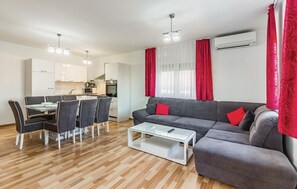 TV - Stunning apartment in Medulin with WiFi (Medulin)