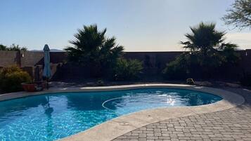 Ulkouima-allas, lämmitetty uima-allas