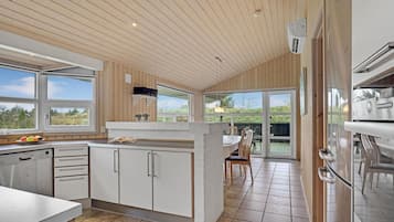 Réfrigérateur, plaque de cuisson, lave-vaisselle, cafetiÚre/bouilloire