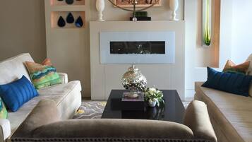 TV, fireplace, table tennis
