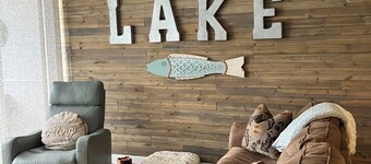 BEAUTIFUL CONDO ON THE LAKE, WHAT MORE DO YOU NEED!