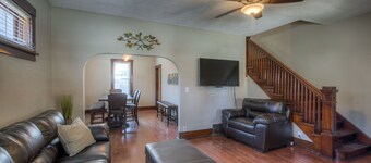 3507 Fabulous Midtown Townhome! Walk to TWO entertainment districts!