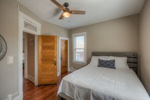 4 habitaciones, tabla de planchar con plancha y wifi gratis 