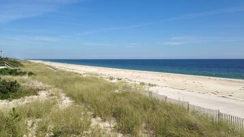 Liegestühle, Strandtücher