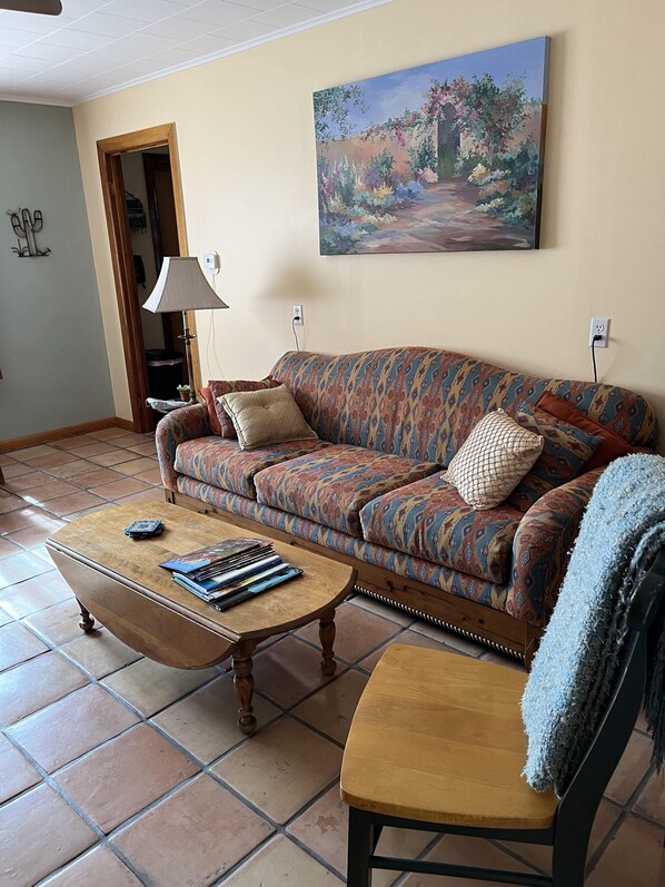 تلفزيون، مشغل دي في دي، كُتُب، مكتبة فيديو