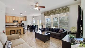 Een smart-tv, videogames, een dvd-speler en tafelvoetbal